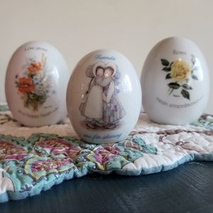 1970s Japanese Porcelain Egg Trio Wwa Inc. 1Holly Hobbie MCMLXXVIII & 2Floral